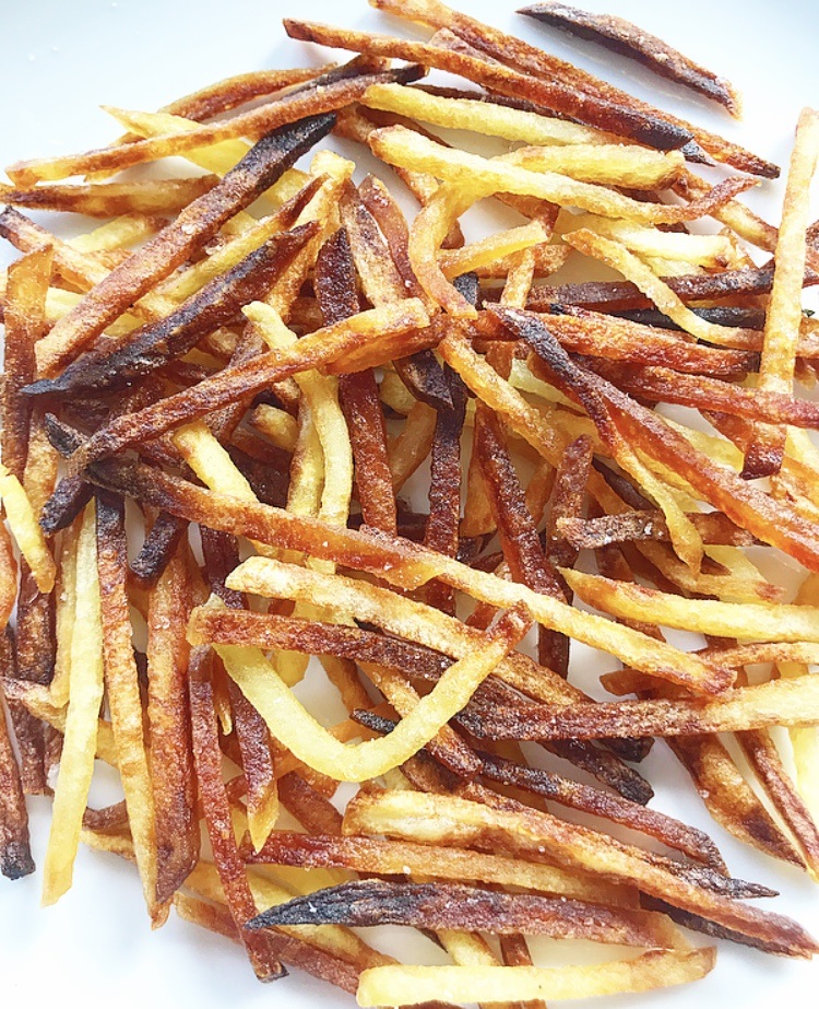 https://thehealthyspoon.ie/wp-content/uploads/2020/05/Shoestring-fries.jpg